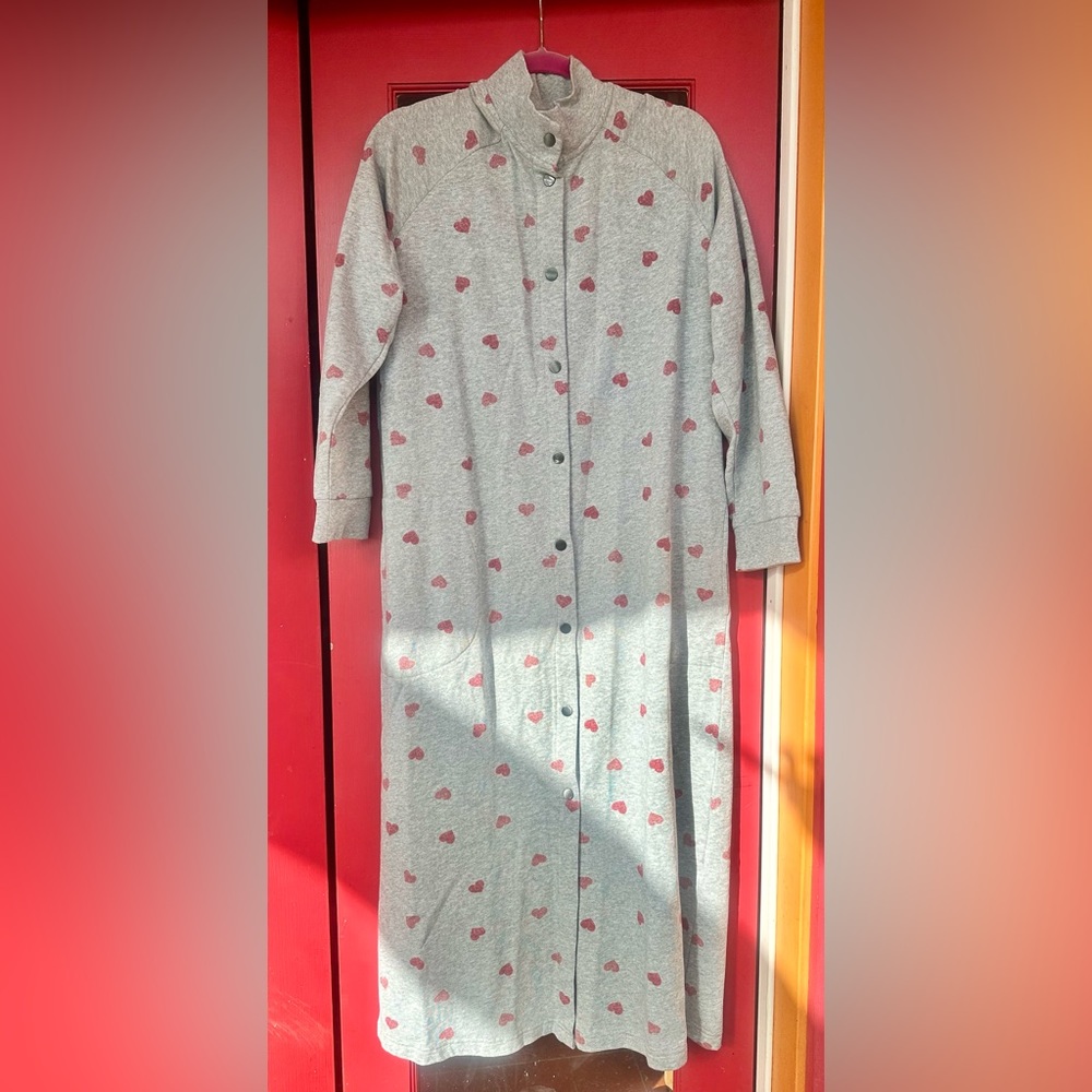 Coldwater Creek Robe With Pockets Size Small but, runs big.